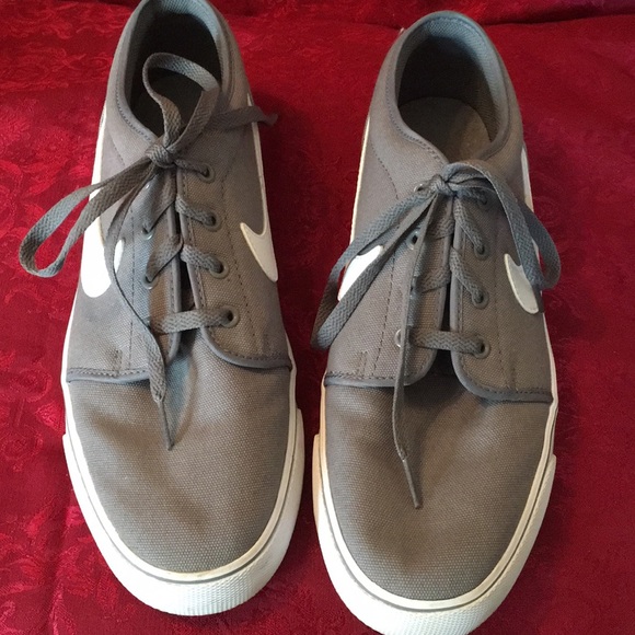 nike boat shoes mens